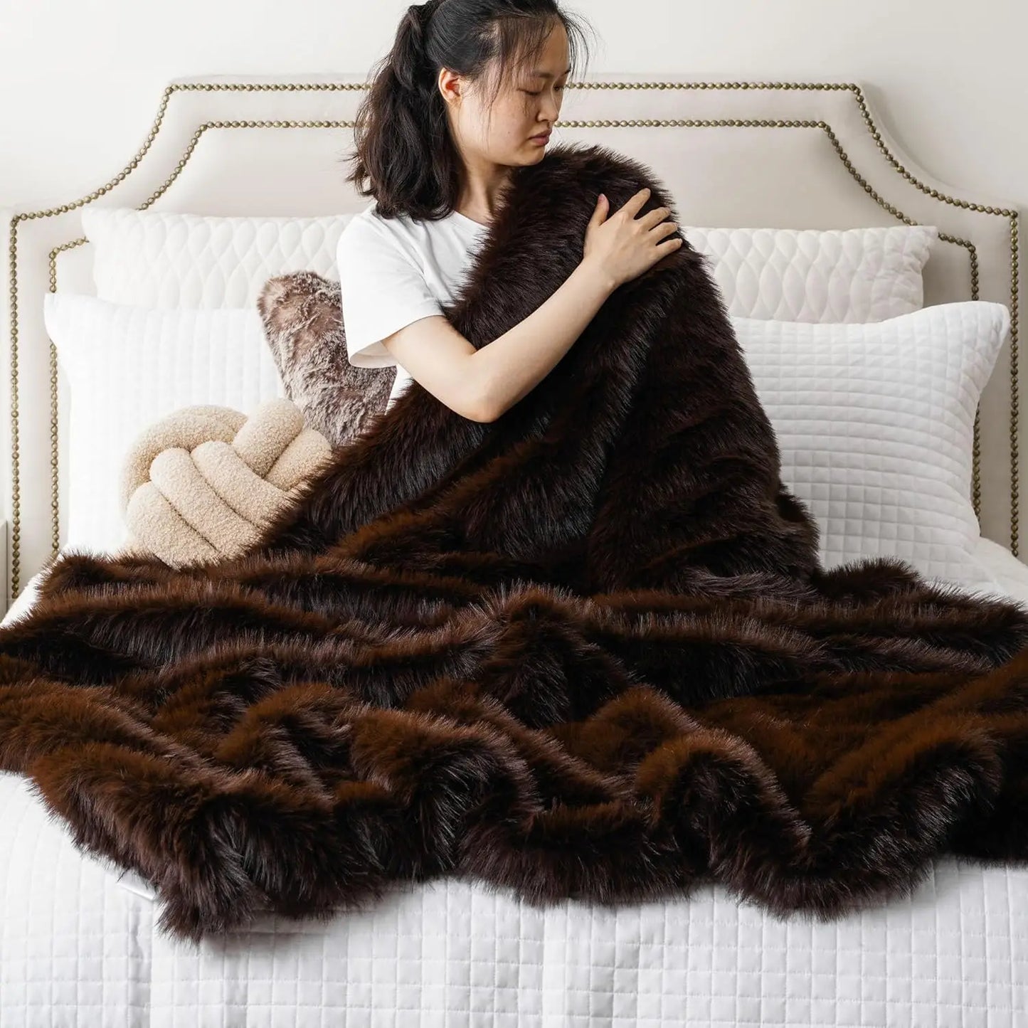 Luxurious Faux Fur Throw Blanket For Cozy Home Decor